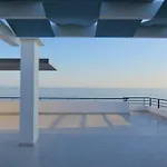 Oceanides Beachfront Appartement