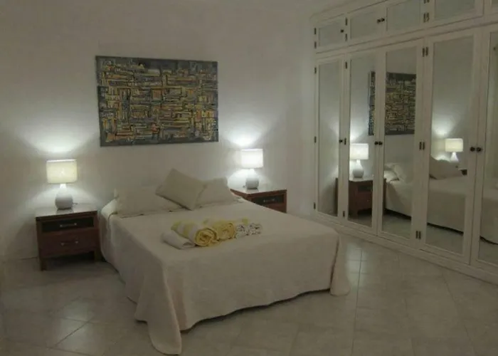 Oceanides Beachfront Apartamento *