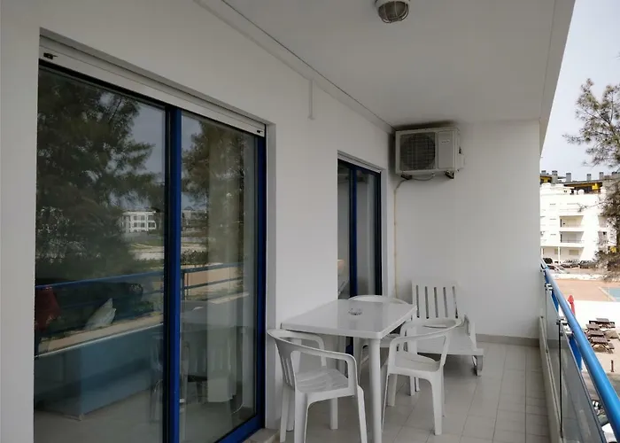 Oceanides Beachfront 公寓